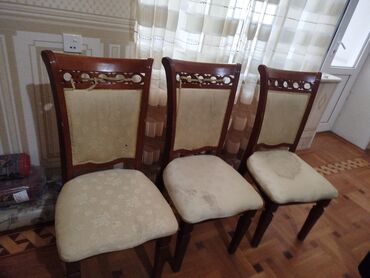 Stullar: Açılan, 8 stul