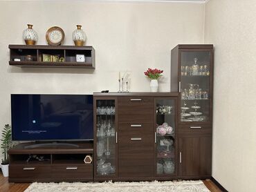 навесные шкафы: Сервант, Колдонулган, Жыгач