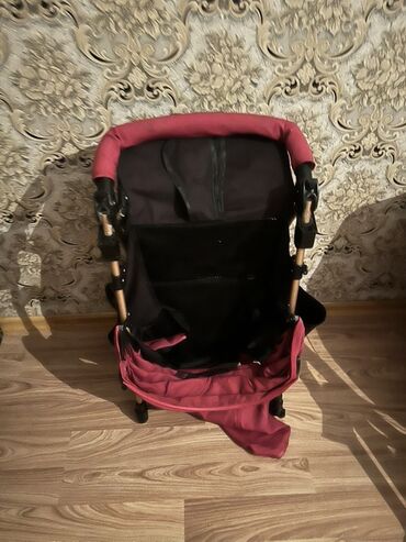 uşaq чешка: İki tutacaqlı araba, Yaş: 6-12 ay