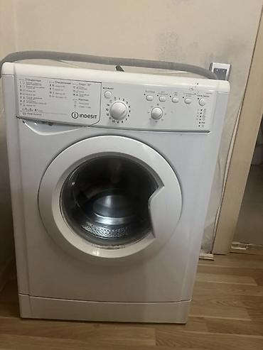 plesdeyşin 5: Paltaryuyan maşın Indesit, 5 kq, Təmirə ehtiyacı var, Avtomat, Qurutmasız — 1