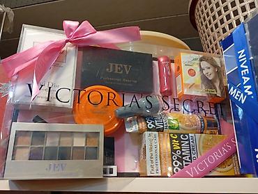 dor goz: Hədiyyəlik gözəllik və baxım seti – Victoria’s Secret qutusu və lentlə — 1