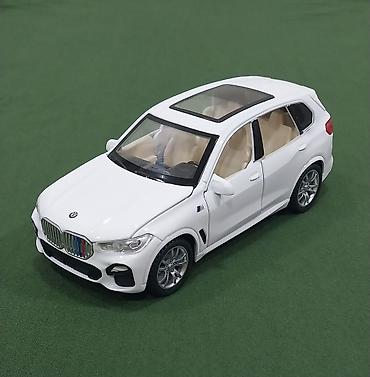 Oyuncaqlar: BMW X5 modeli maşın satılır. Təzədir. Materialı metaldır — 7