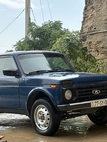 kredit niva satilir: Lada Niva 4x4, mavi rəng, 3 qapılı SUV. Texniki xüsusiyyətlər və — 1