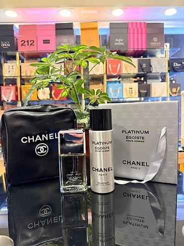 Ostalo: Jedan set. Potpun efekat. Parfem Dezodorans Neseser Savršen poklon na lalafo.rs — 1 Ostalo: Jedan set. Potpun efekat. Parfem Dezodorans Neseser Savršen poklon — 1