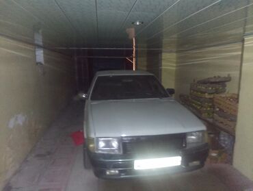 kreditlə maşınlar: Moskviç 2141: 1.7 l | 1991 il 1999 km Sedan