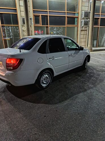 Hyundai Accent: 1.6 л | 2016 г. Седан