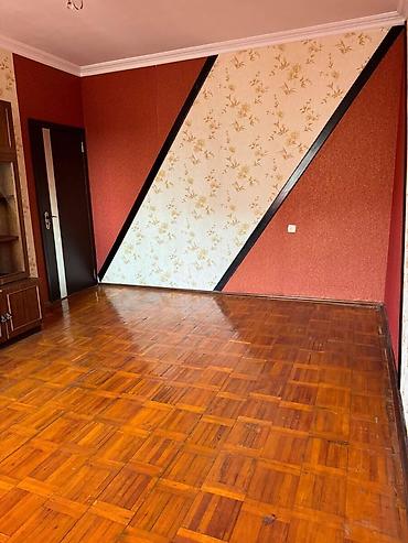 9 mikrorayon: Bakı, 9-cu mikrorayon, 3 otaqlı, Köhnə tikili, 85 kv. m — 1