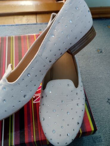 Женская обувь: Туфли 39, цвет - Белый