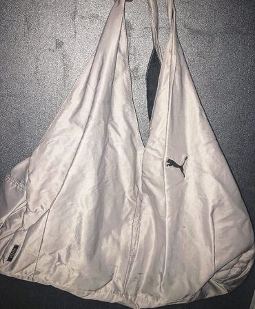 cm obim tamno sive: Puma original torba Torba je malo nosena Bez ostcenja, jako velika i