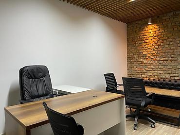 Продажа офисов: 🚨 СРОЧНО ПРОДАЁТСЯ КОММЕРЧЕСКОЕ ПОМЕЩЕНИЕ 🚨 1️⃣ Локация: 7 апреля — — 1