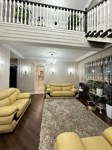 Продажа коттеджей и домов: Продается 2-этажный особняк в самом элитном районе города, в районе — 1