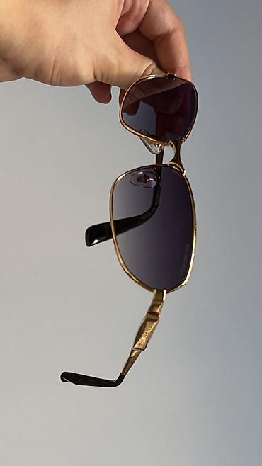 Balenciaga gün eynəyi - Metal çərçivə: qızılı rəng, incə və möhkəm