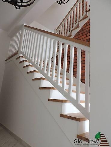 Pilləkən məhəccərləri: Taxta pilləkən – dizayn və quraşdırma Məhsul/təsvir: - İkiqat rəngli — 13