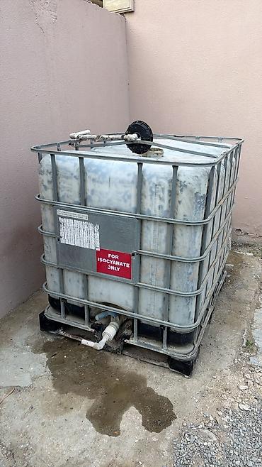1 ton 600 buraxan yeri yoxdur təmir olunmayıb bağ evində işlənib