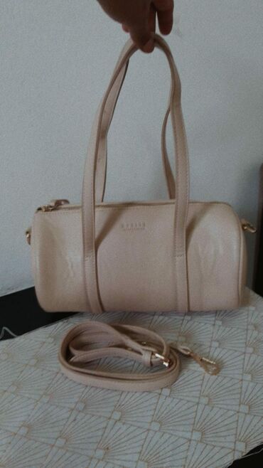 Handbags: Na prodaju preslatka torbica MOHITO ACCESSORIES