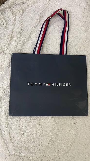 seyf paket: Tommy Hilfiger hədiyyə/pakıtlama kağız torbaları dəsti — 2