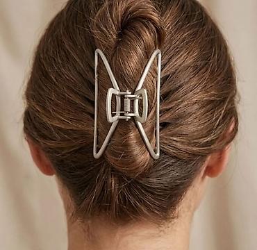 Metalna šnala za kosu – leptir oblik - Elegantan, minimalistički na lalafo.rs Metalna šnala za kosu – leptir oblik - Elegantan, minimalistički
