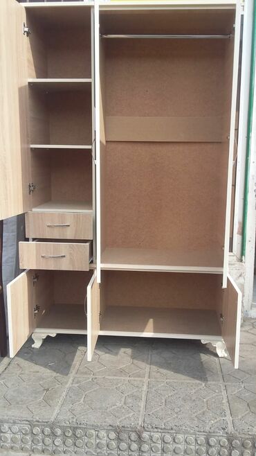 Sifarişlə dolablar: Düz dolab, Qonaq otağı üçün, Dəhliz üçün, Yataq otağı üçün, Paltar üçün, Açılan, Quraşdırıla bilən, 3 qapılı — 20