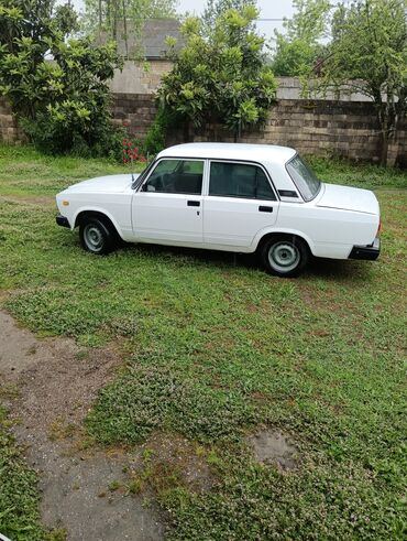 toyota prius c: VAZ (LADA)