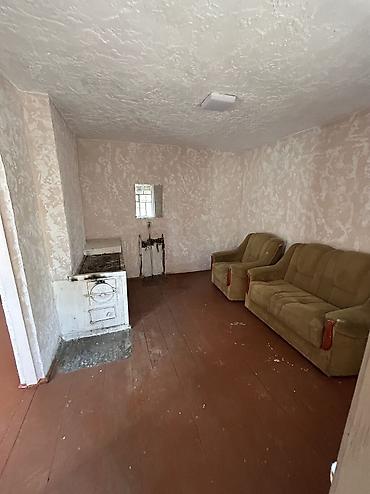 Продажа коттеджей и домов: Продаю дом в г.Кара-Балта Район почтового (ул.Кирова) Дом 60 кв.м + — 12