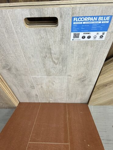 Ламинат: Ламинат Floorpan Blue с текстурой дерева светлого оттенка