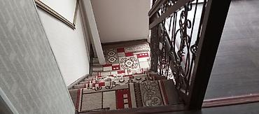 Продажа коттеджей и домов: Продаётся жилой дом с участком. Двухэтажный дом: - Балкон на втором — 4