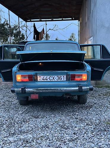 VAZ (LADA): VAZ 2106, mavi rəngli sedan Xüsusiyyətlər: - Kuzov: klassik “şeşorka” — 3