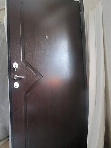 seyf qapi 2ci el: Rusiya istehsali seyf qapı Üz və cöl tərəfi şpondur.Qıfıl — 2