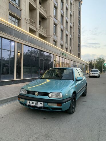 сидение гольф 2: Volkswagen Golf: 1992 г., 1.8 л, Механика, Бензин, Хэтчбэк
