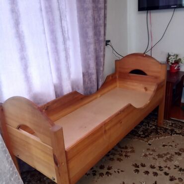 деревянный кровать: Односпальная Кровать, Б/у
