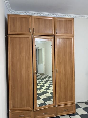 шкаф с зеркалом: Шкаф для одежды, Прямой, МДФ