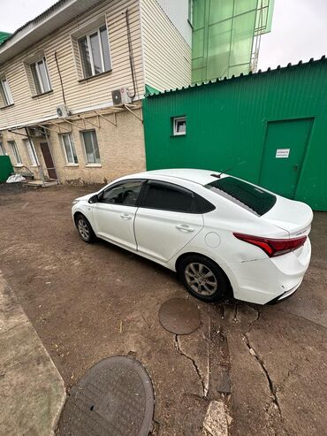 Hyundai: Hyundai Solaris: 2019 г., 1.4 л, Механика, Бензин, Седан