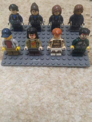 futbol oyuncağı: Lego minifigurlari dənə dənə satılır
 original ela vəziyyətdədir