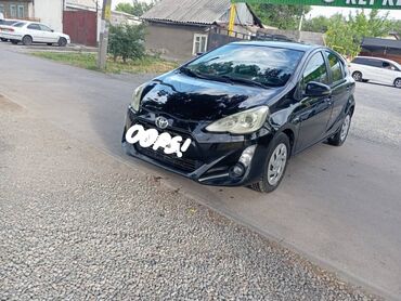 срочно срочно продам: Toyota Prius: 2017 г., 1.5 л, Вариатор, Гибрид, Хэтчбэк