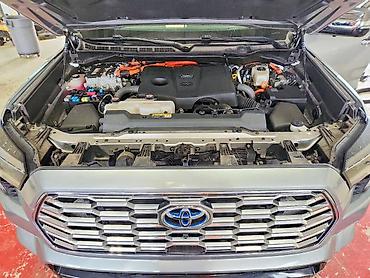 inter: Toyota Sequoia: 2024 г., 3.4 л, Автомат, Гибрид — 9