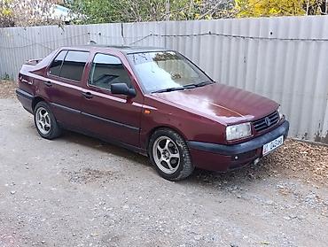 Volkswagen: Volkswagen Vento: 1993 г., Кол менен иштөөчү, Седан — 2