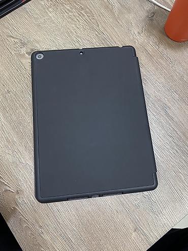 Планшеты: Планшет, Apple, память 32 ГБ, 10" - 11", Wi-Fi, Б/у, Детский цвет - Черный — 3