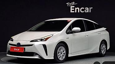 Toyota Prius: 2021 г., 1.8 л, Гибрид