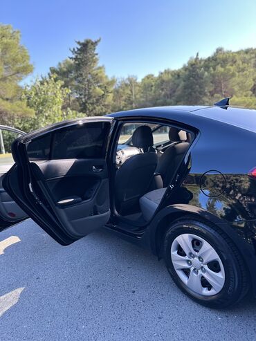 Kia: Kia Forte: 1.8 l | 2015 il Sedan — 9