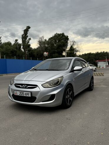 гоночная машина: Hyundai Solaris: 2013 г., 1.6 л, Автомат, Бензин, Седан