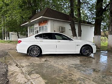 BMW: BMW 5 series: 3 l | 2012 il Sedan — 4
