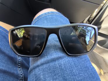 Очки: Продаю очки Рейбан Феррари в идеальном состоянии
