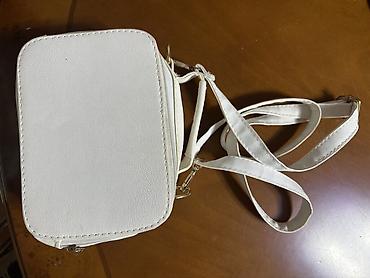 qadın cantası: Ağ rəngli çiyin/çarpaz asmalı mini çanta - Material: süni dəri, ön — 1