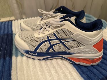 asics: Yenidi istifade olunmayib karobkadadi nece almisam ele de qalir 44
