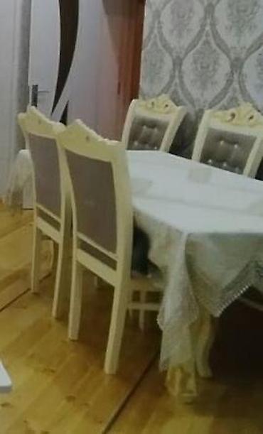 desti: Klassik üslubda dəbdəbəli qonaq otağı mebel dəsti. Tərkibi: - — 5