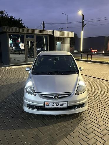 Продажа авто: Honda Fit: 2002 г., 1.3 л, Вариатор, Бензин, Хэтчбэк — 2