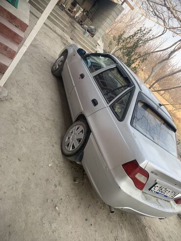 Daewoo: Daewoo Nexia: 2011 г., 1.5 л, Механика, Бензин, Седан