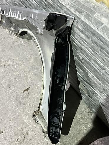 Крылья и комплектующие: Переднее правое крыло для автомобиля Mercedes-Benz 211 Оригинальная — 9