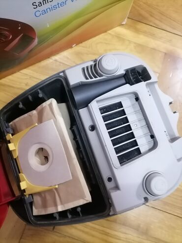 Klasični usisivači: Usisivač Samsung 1600w na kesu Ispravan dobar Baš dobar. U svojoj — 9