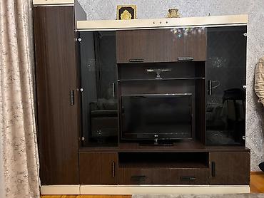 TV stendi və vitrinli divar dolabı - Material: laminat/MDFlam ağac